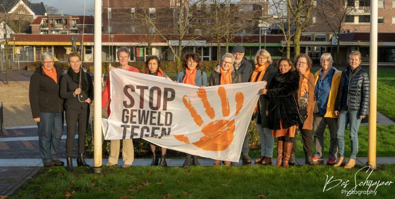 22-11-25 orange vlag 1