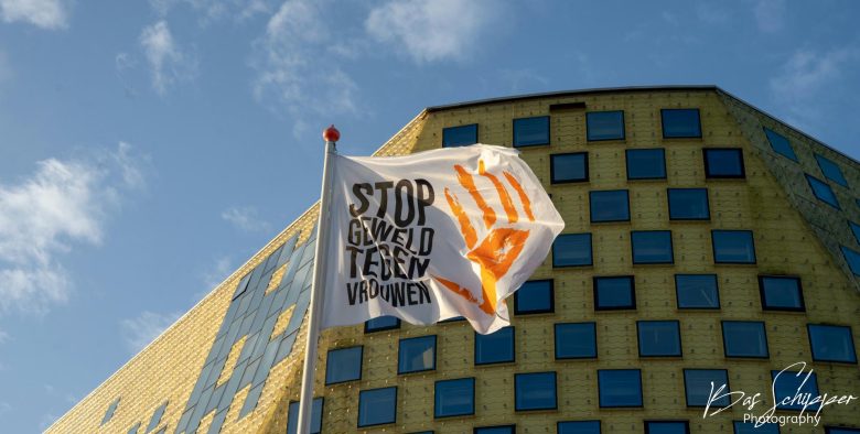 22-11-25 orange vlag 3