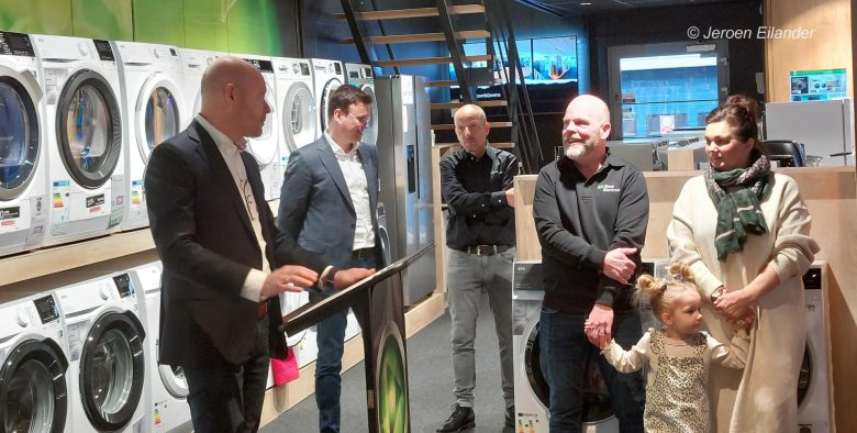 23-03-22 ep back opening 4