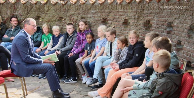 23-05-05 herdenking gramsb 1