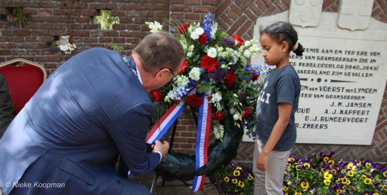 23-05-05 herdenking gramsb 2