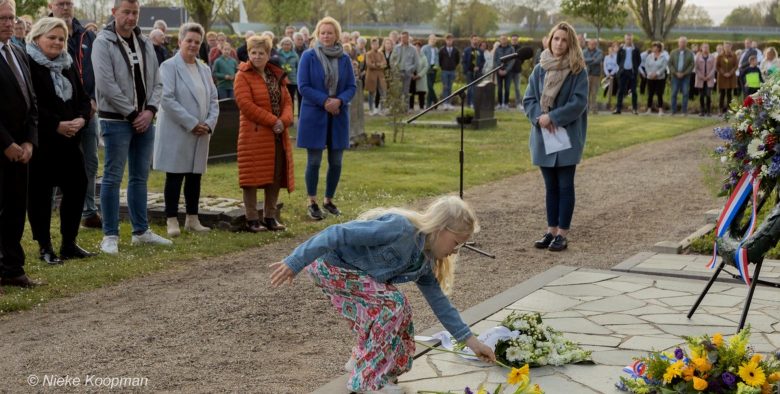 23-05-05 herdenking gramsb 4