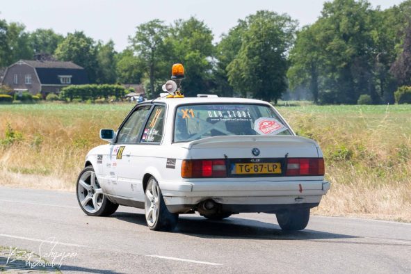 photo_5796521909343599730_y