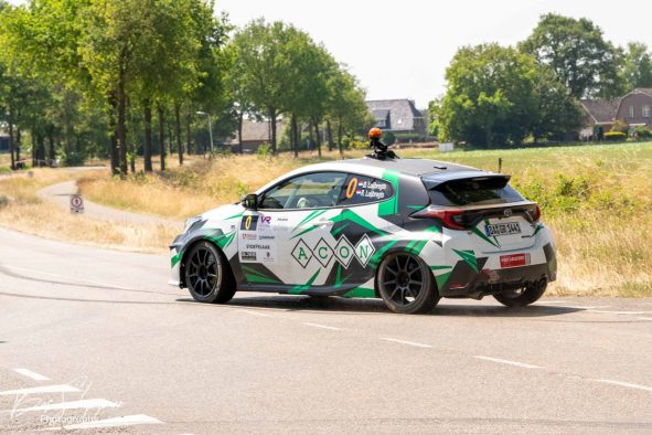 photo_5796521909343599731_y