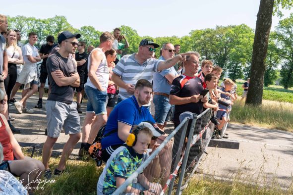 photo_5796521909343599732_y