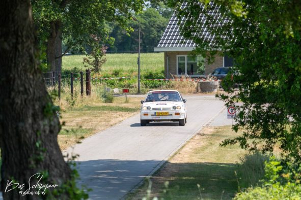 photo_5796521909343599734_y