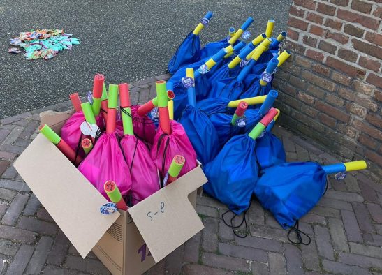 Vakantietasjes DPT 2023 Tassen aangepast voor de krant