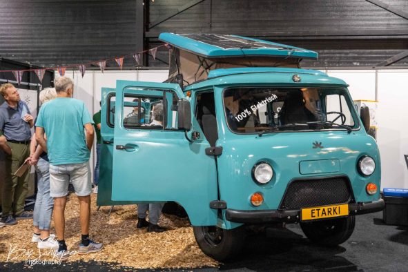 photo_5796207693831192509_y