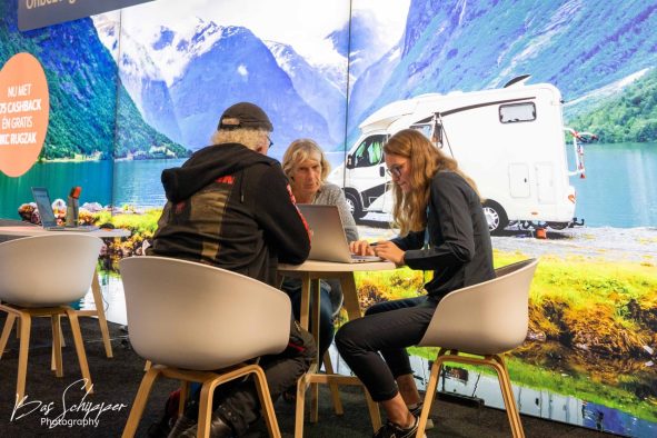 photo_5796207693831192511_y