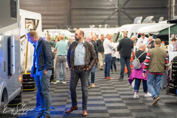 photo_5796207693831192517_y