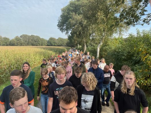 Ruim 120 scholieren onderweg naar het monument