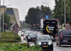 Zwaar verkeer respecteert nieuw verbod op brug
