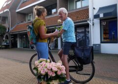 Rozenactie PKN Kerk Dedemsvaart enthousiast ontvangen