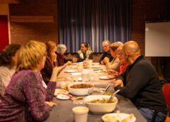 ‘Discriminatie ontstaat waar mensen elkaar niet kennen’: Hardenberg start met Dag van de Dialoog