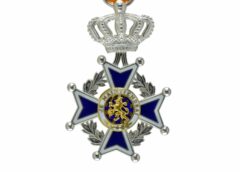 Henk Oldehinkel is Lid in Orde van Oranje Nassau