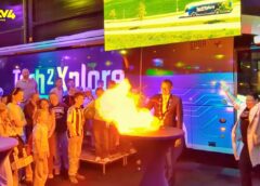 VIDEO Knallende opening hypermoderne techniekbus voor scholen