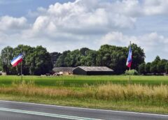 Omgekeerde vlaggen keren terug langs de N36