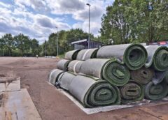 Binnen een dag is kunstgras weg in Hardenberg en Sibculo