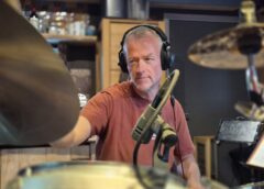 Portret Frank van Essen, muzikale ontdekkingsreiziger uit Collendoorn