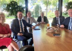 Toevallige ontmoeting met vijf burgemeesters en Commissaris van de Koning